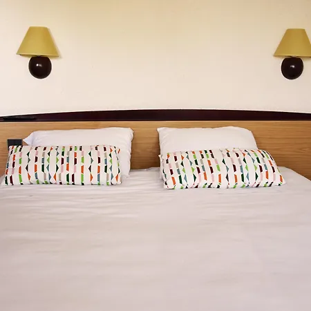 Initial By Balladins