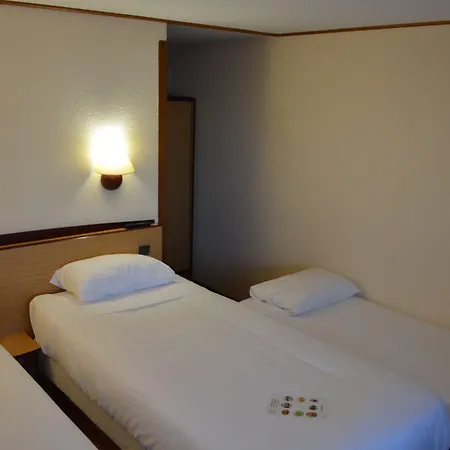 Initial By Balladins 3*