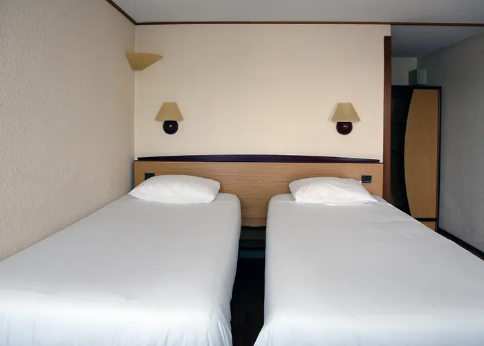 מלון Initial By Balladins 3*