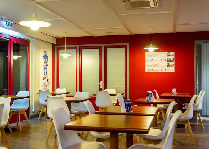 Initial By Balladins מלון 3*