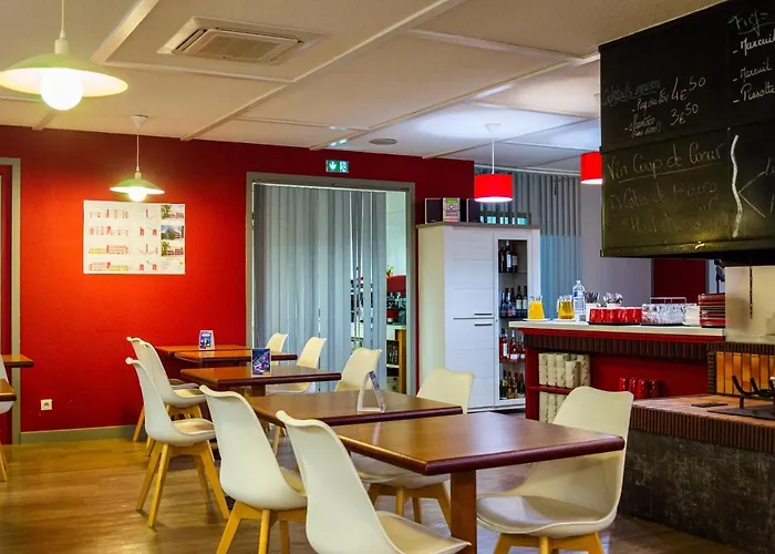 Initial By Balladins 永河畔拉罗什